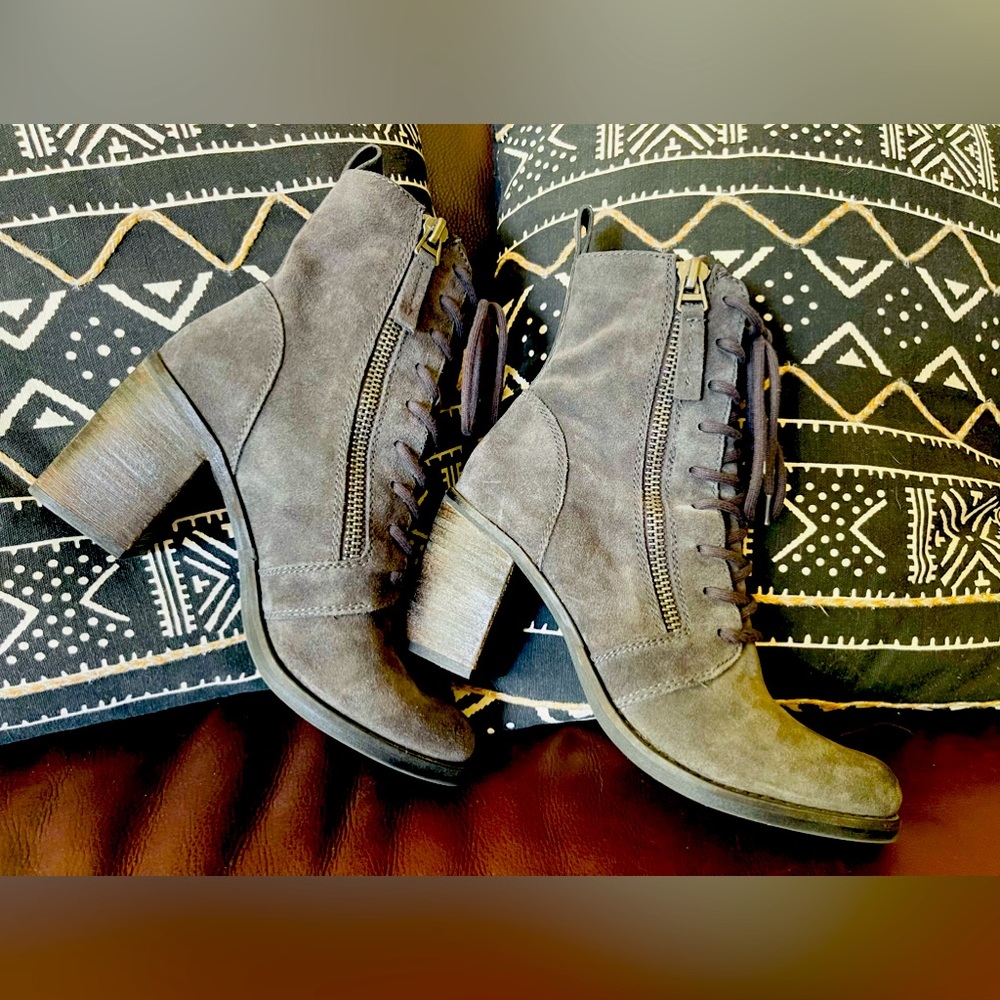 NWOT Dolce Vita Lela Boot | Size 9.0 in Gray Suede
